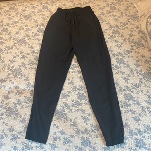 Outdoor Voices Black High-Waisted Tapered Athletic Pant Size Small
